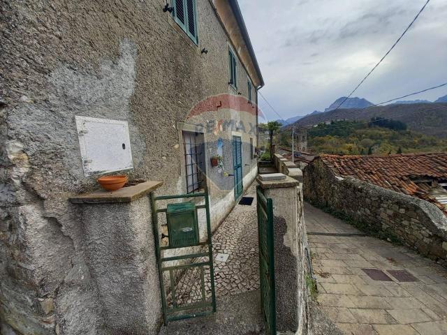 Casa indipendente in vendita a Minucciano