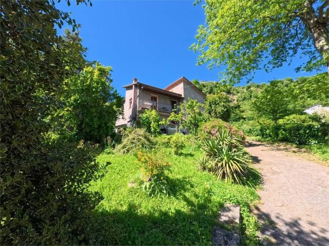 Casa indipendente in vendita a Minucciano LU
