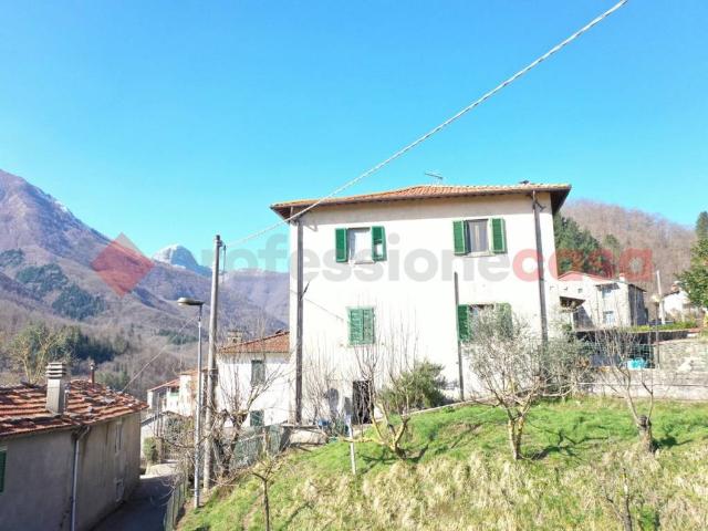 Casa indipendente in vendita a Minucciano LU