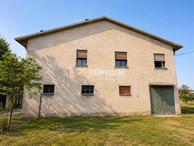 Casa indipendente in vendita a Mirandola MO