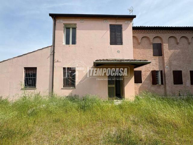 Casa indipendente in vendita a Mirandola MO