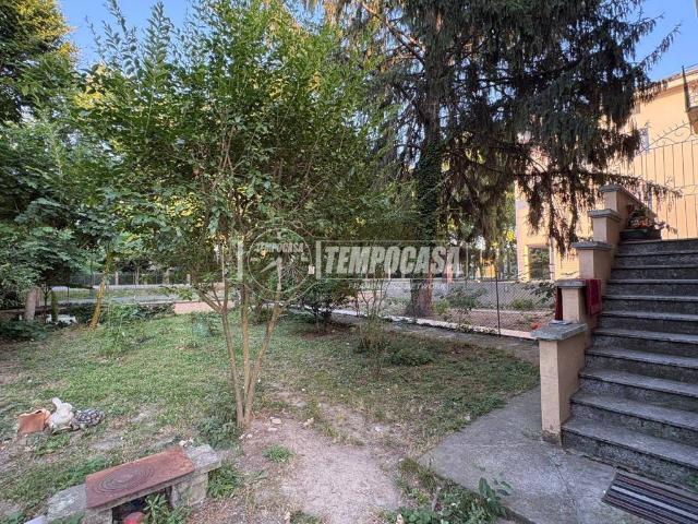 Casa indipendente in vendita a Mirandola MO