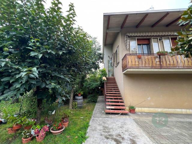 Casa indipendente in vendita a Mirandola MO