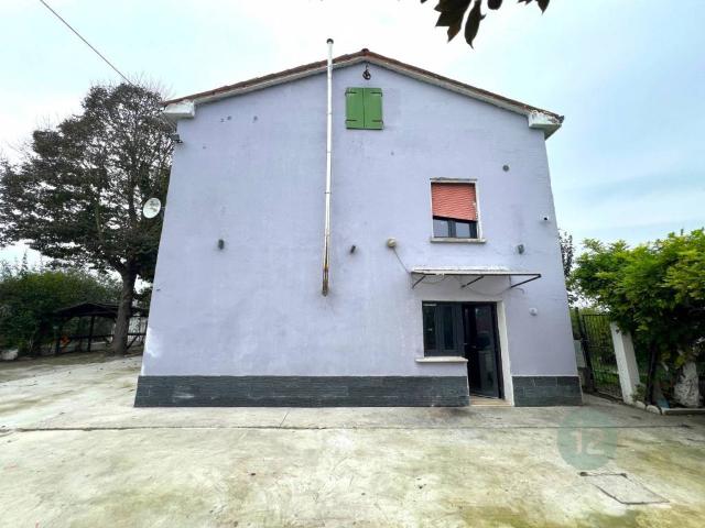 Casa indipendente in vendita a Mirandola MO