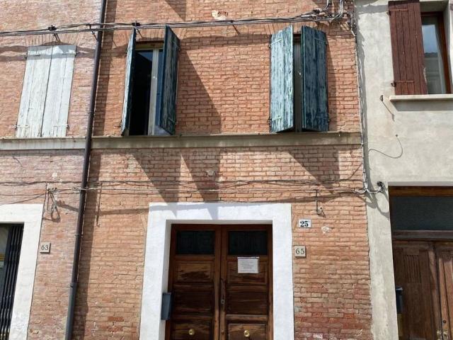 Casa indipendente in vendita a Mirandola MO