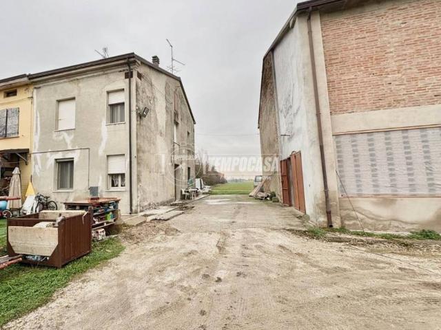 Casa indipendente in vendita a Mirandola MO