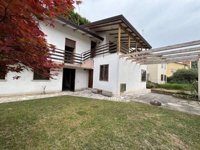Casa indipendente in vendita a Mirano VE