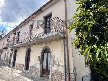 Casa indipendente in vendita a Mirabella Eclano AV