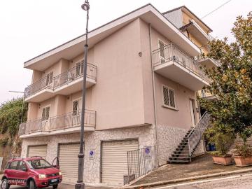 Casa indipendente in vendita a Mirabella Eclano AV
