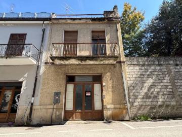 Casa indipendente in vendita a Mirabella Eclano AV