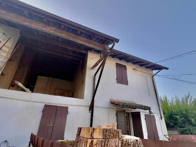 Casa indipendente in vendita a Miradolo Terme PV