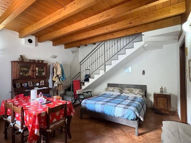 Casa indipendente in vendita a Miradolo Terme PV