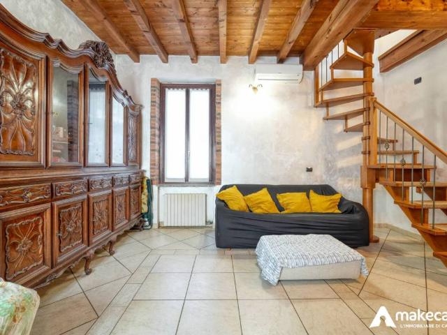 Casa indipendente in vendita a Mulazzano LO