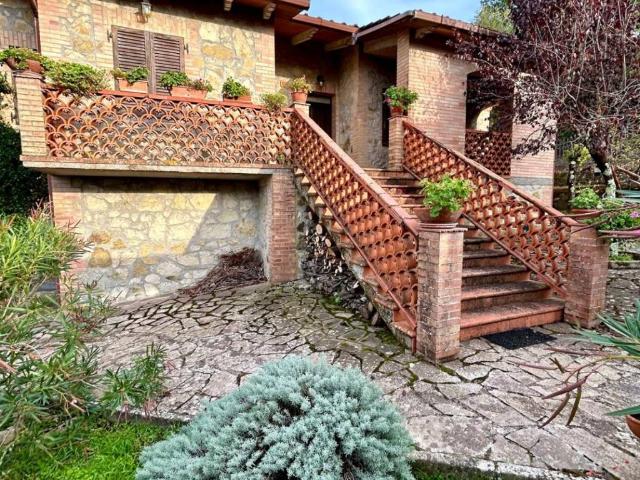Casa indipendente in vendita a Murlo SI