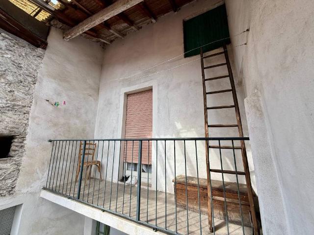 Casa indipendente in vendita a Musso CO