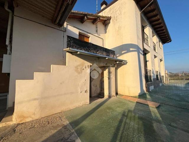 Casa indipendente in vendita a Notaresco TE