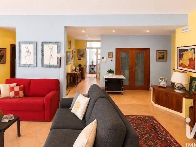 Casa indipendente in vendita a Notaresco TE
