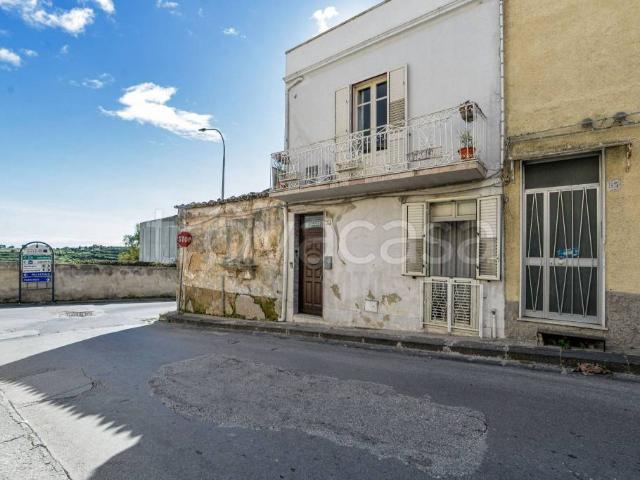 Casa indipendente in vendita a Noto via Dottore Tamagnino, 57