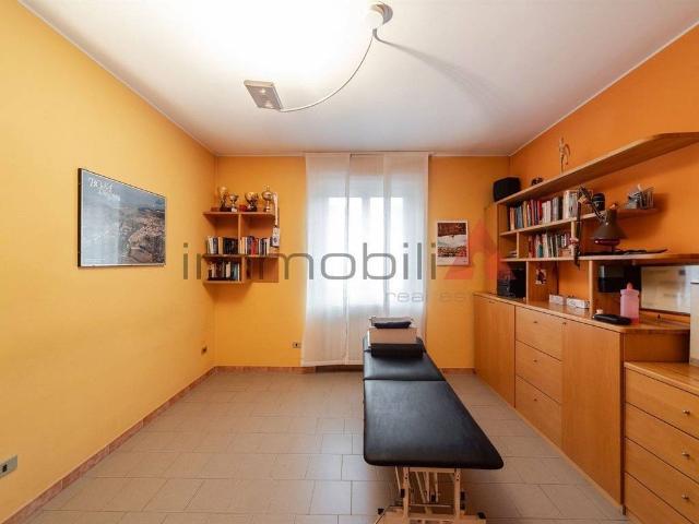 Casa indipendente in vendita a Nova Milanese MB