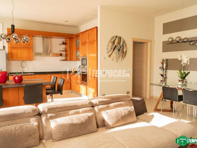 Casa indipendente in vendita a Nova Milanese MB