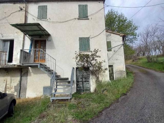 Casa indipendente in vendita a Novafeltria RN