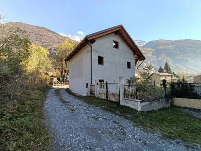 Casa indipendente in vendita a Novalesa TO