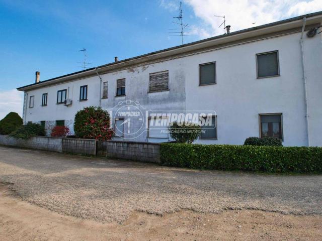 Casa indipendente in vendita a Novara NO