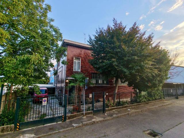 Casa indipendente in vendita a Novate Milanese MI