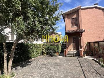 Casa indipendente in vendita a Novate Milanese MI