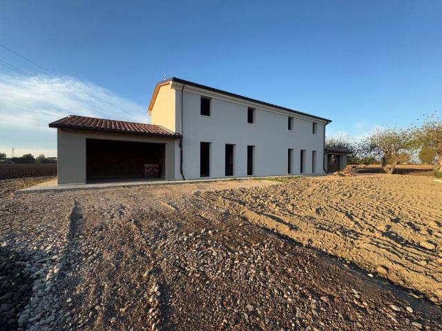 Casa indipendente in vendita a Noventa Vicentina VI
