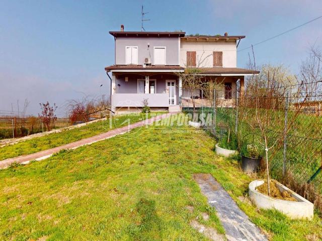 Casa indipendente in vendita a Novellara RE