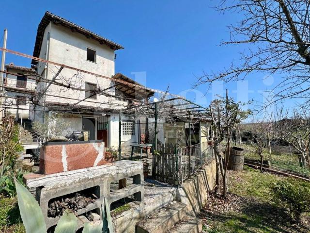 Casa indipendente in vendita a Novello CN
