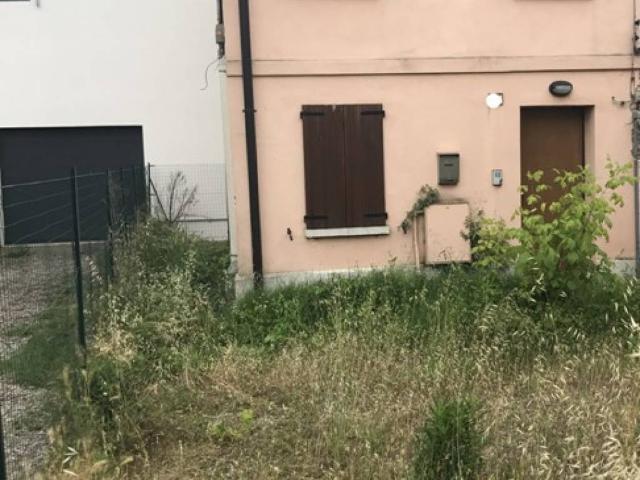 Casa indipendente in vendita a Novi di Modena MO