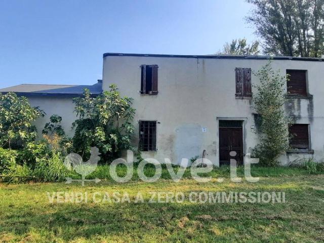 Casa indipendente in vendita a Novi di Modena MO