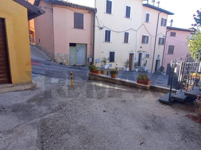 Casa indipendente in vendita a Nocera Umbra PG