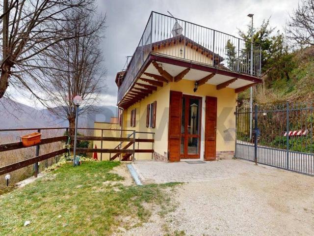 Casa indipendente in vendita a Nocera Umbra PG