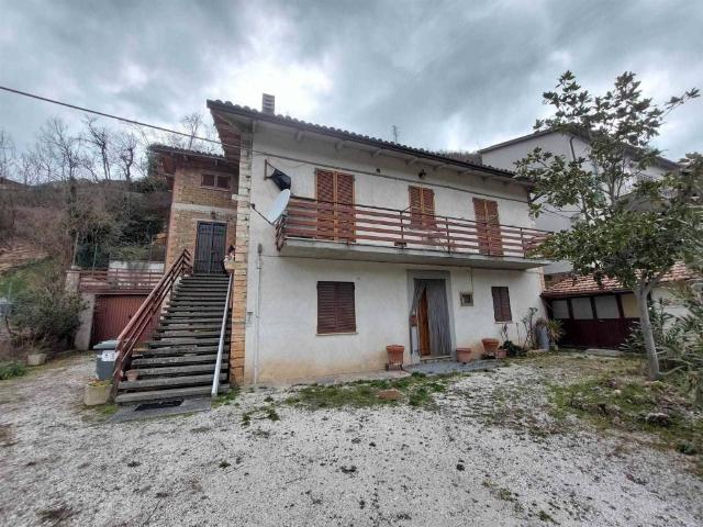 Casa indipendente in vendita a Nocera Umbra PG