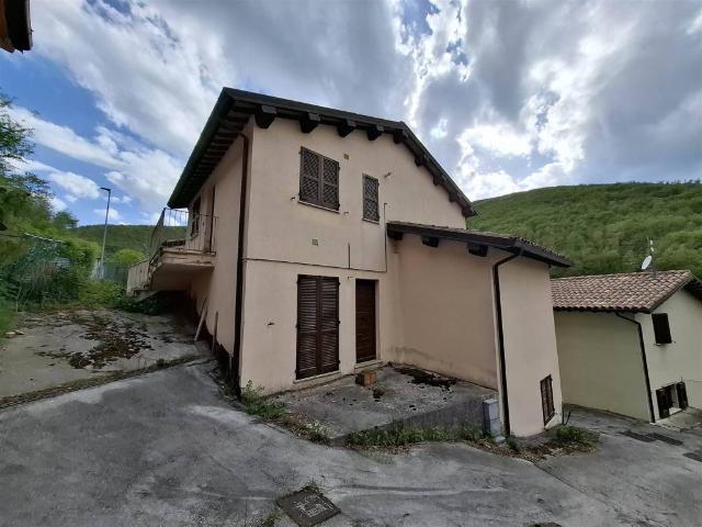 Casa indipendente in vendita a Nocera Umbra PG