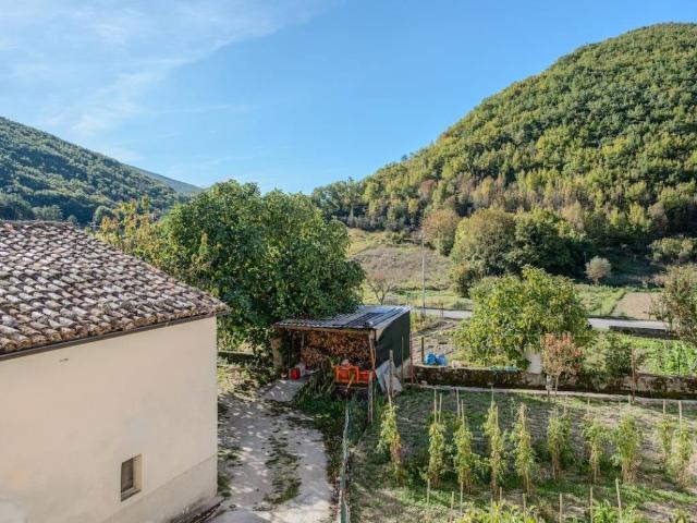 Casa indipendente in vendita a Nocera Umbra PG