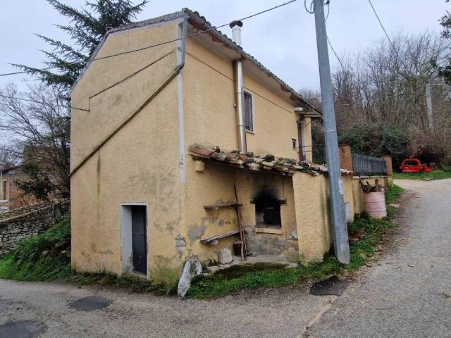 Casa indipendente in vendita a Nocera Umbra PG
