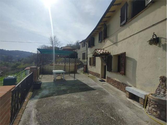 Casa indipendente in vendita a Nocera Umbra PG