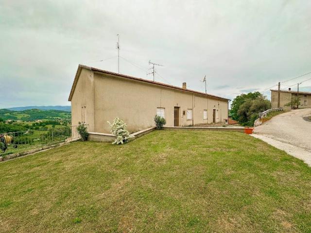 Casa indipendente in vendita a Nocera Umbra PG