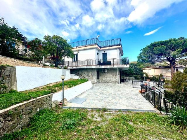 Casa indipendente in vendita a Noli SV