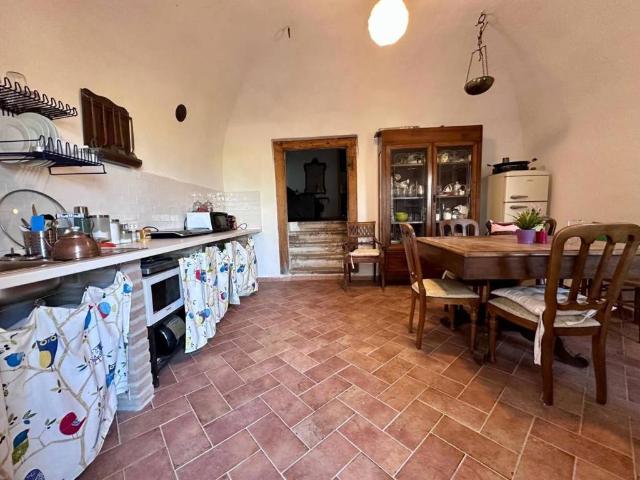 Casa indipendente in vendita a Navelli AQ
