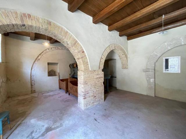 Casa indipendente in vendita a Navelli AQ
