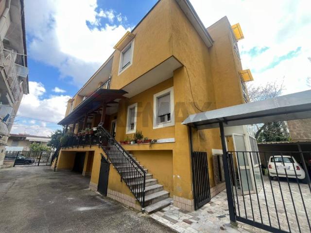 Casa indipendente in vendita a Napoli NA