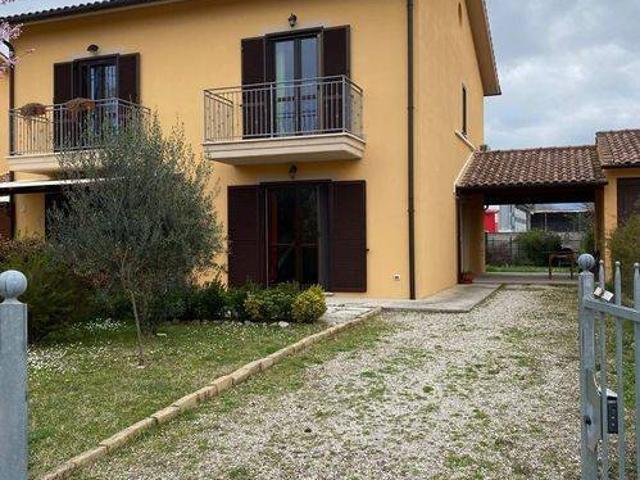 Casa indipendente in vendita a Narni TR