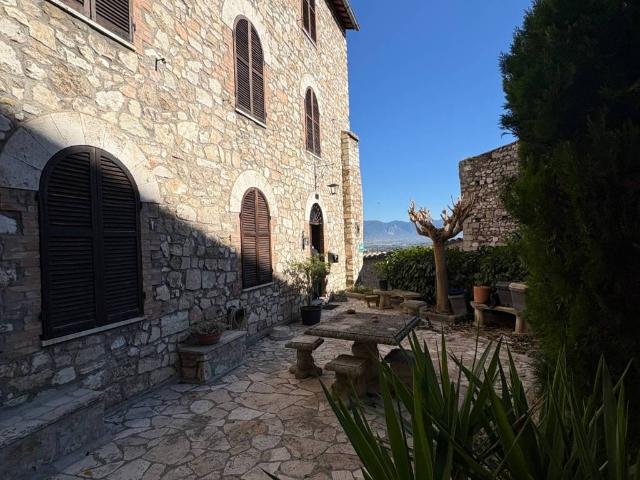 Casa indipendente in vendita a Narni TR