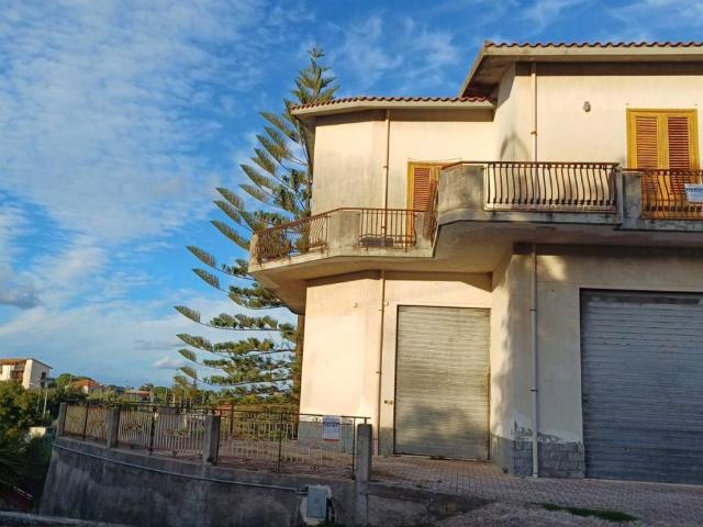 Casa indipendente in vendita a Naso ME