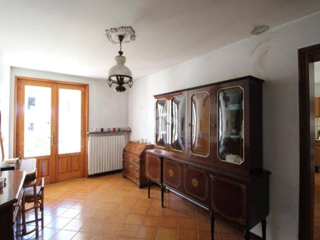 Casa indipendente in vendita a Neviano degli Arduini PR
